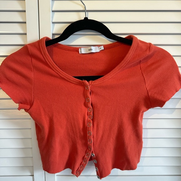 Button Down Short Sleeve Crop Top - Picture 4 of 4